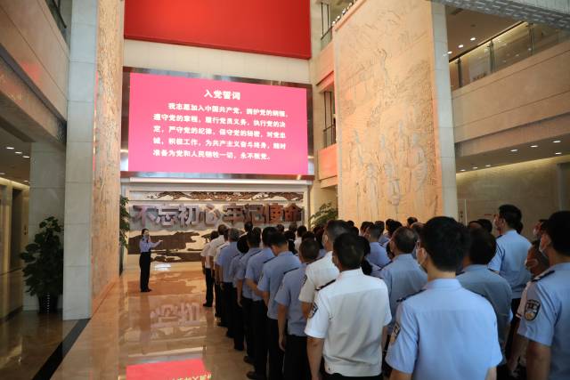 省監獄管理局組織參觀廣東省反腐倡廉教育基地。