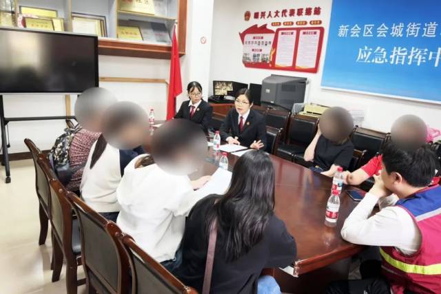 法官聯動街道辦調解一起相鄰糾紛