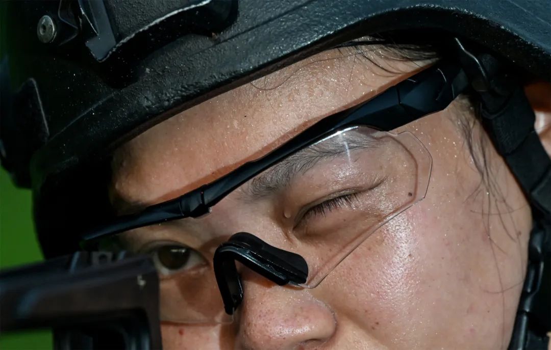 汗水即將流入眼中，葉霞堅持巋然不動.JPG