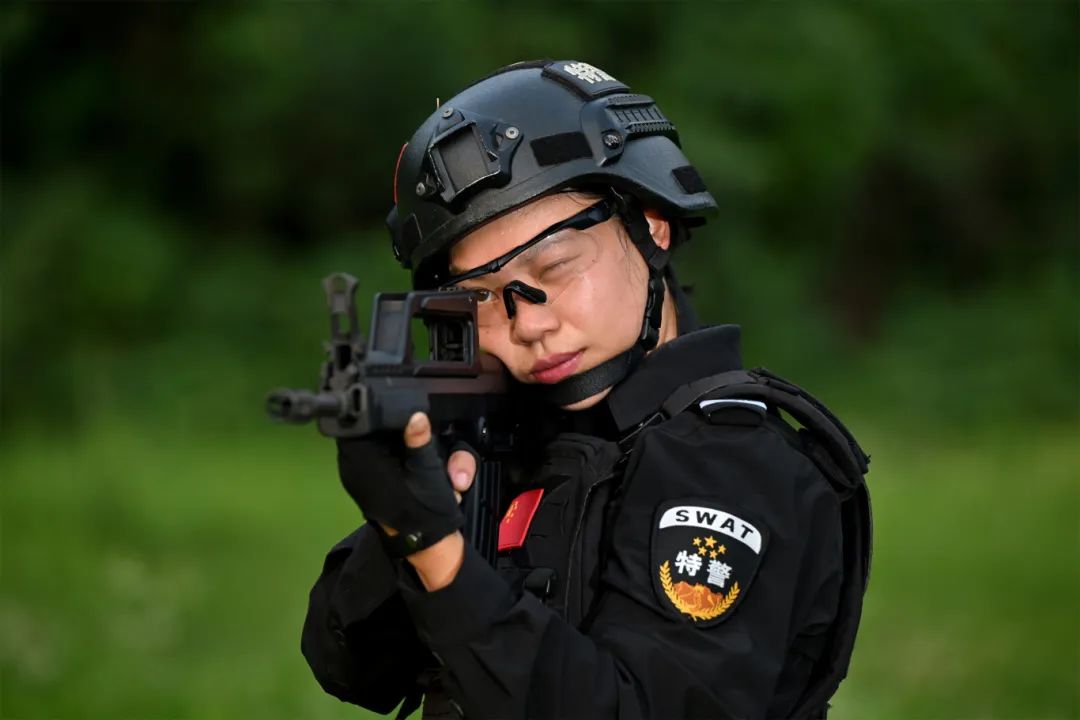 刻苦的訓練，鍛造了葉霞精湛的槍法.JPG