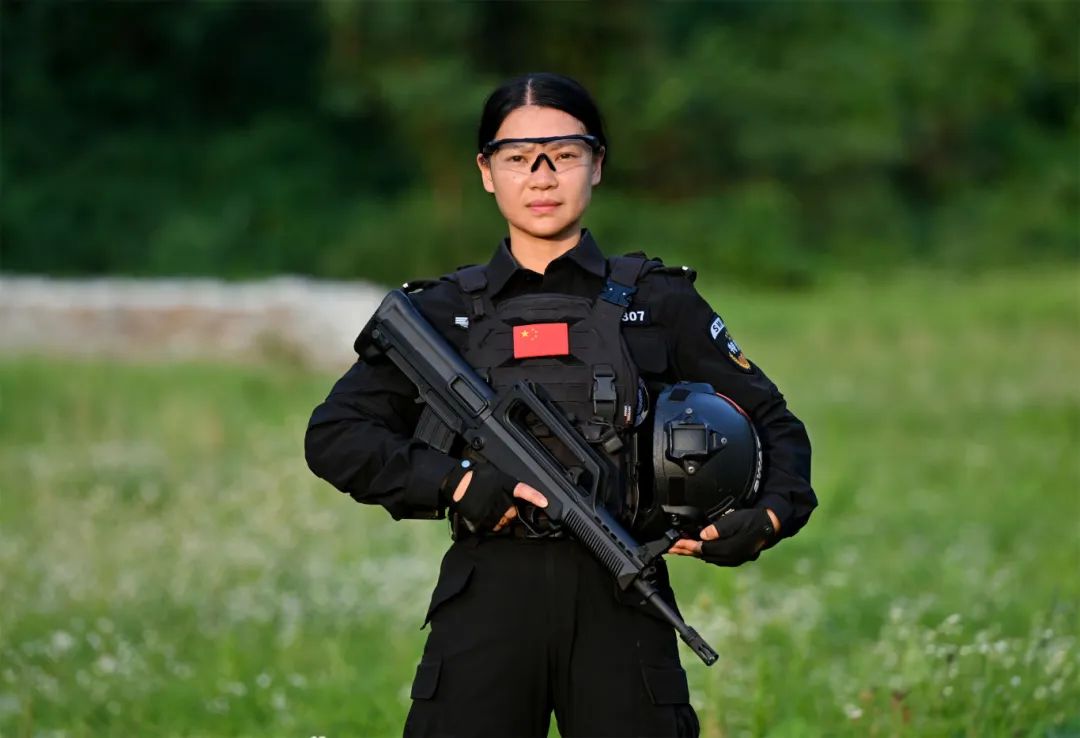 葉霞用實力打破了“柔弱”的偏見，用榮譽定義“鏗鏘”的模樣.JPG